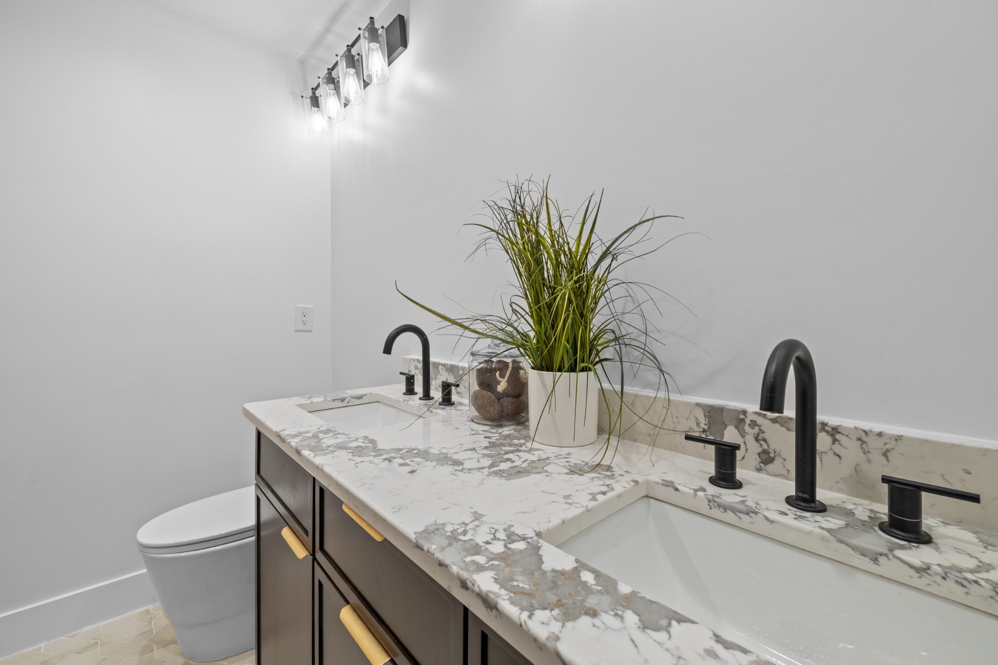 2752 Thompson Station Road, E Thompsons Station TN 37179