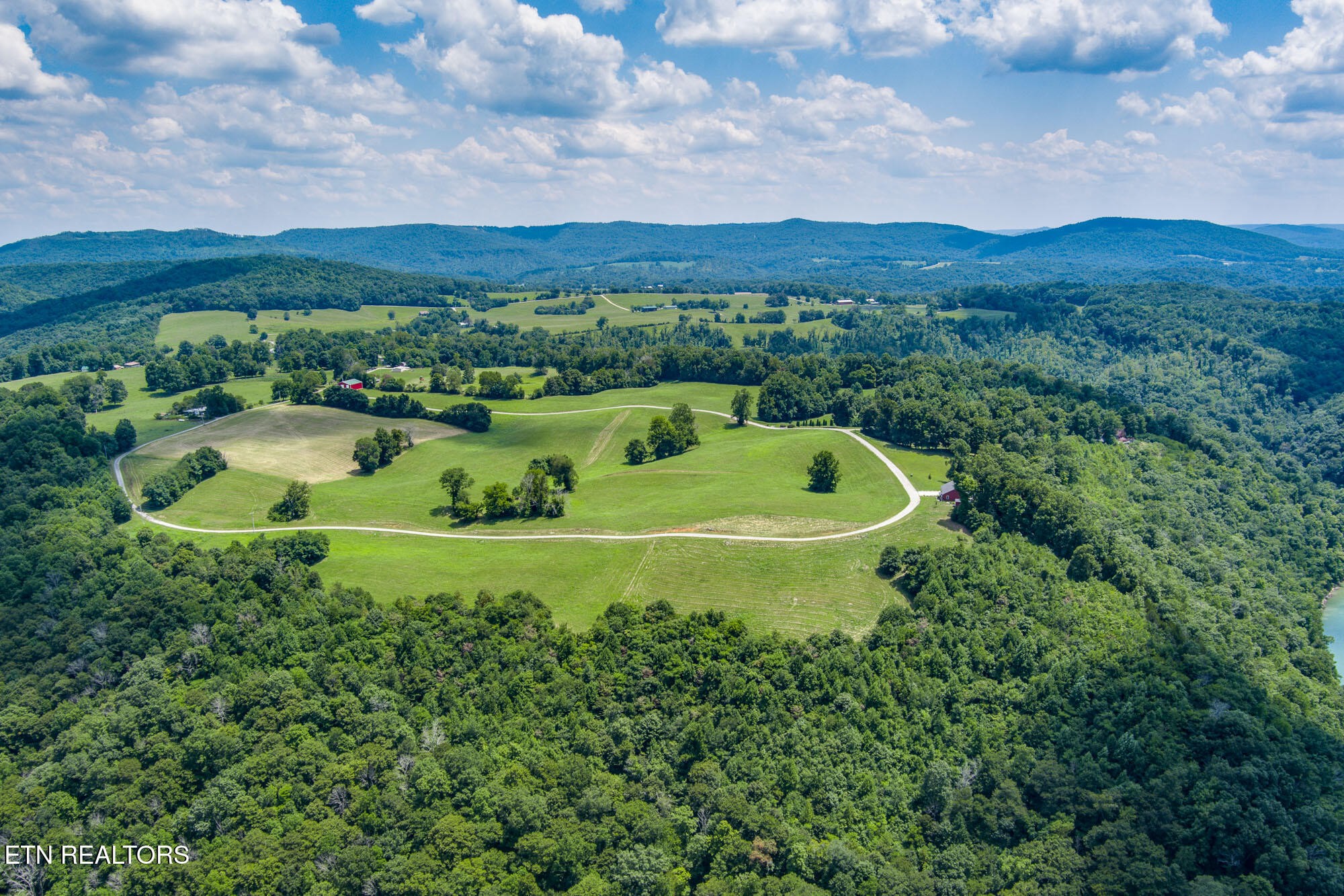 19 Amonett Circle Byrdstown TN 38549
