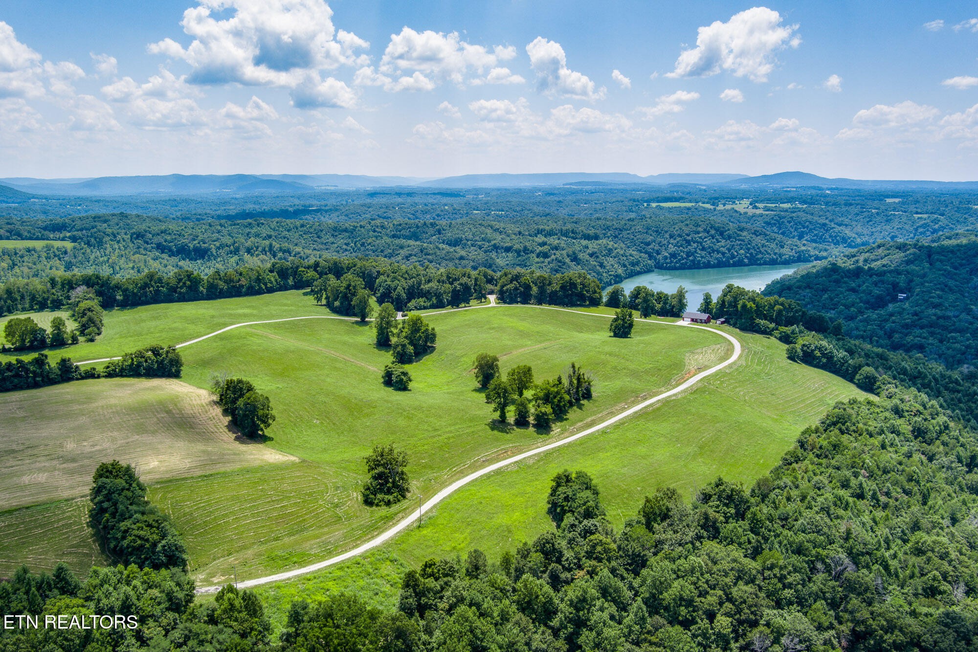 19 Amonett Circle Byrdstown TN 38549