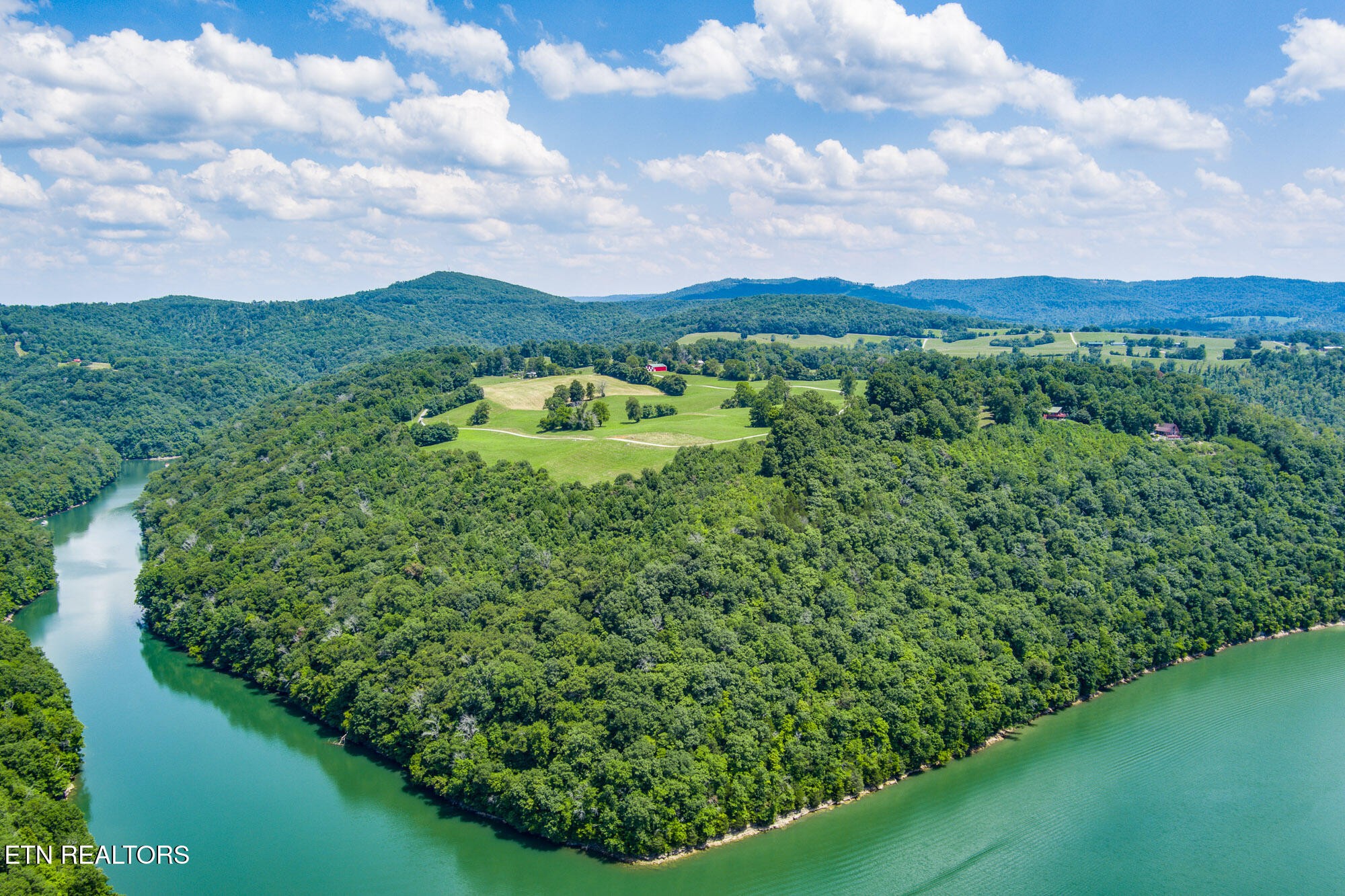 19 Amonett Circle Byrdstown TN 38549