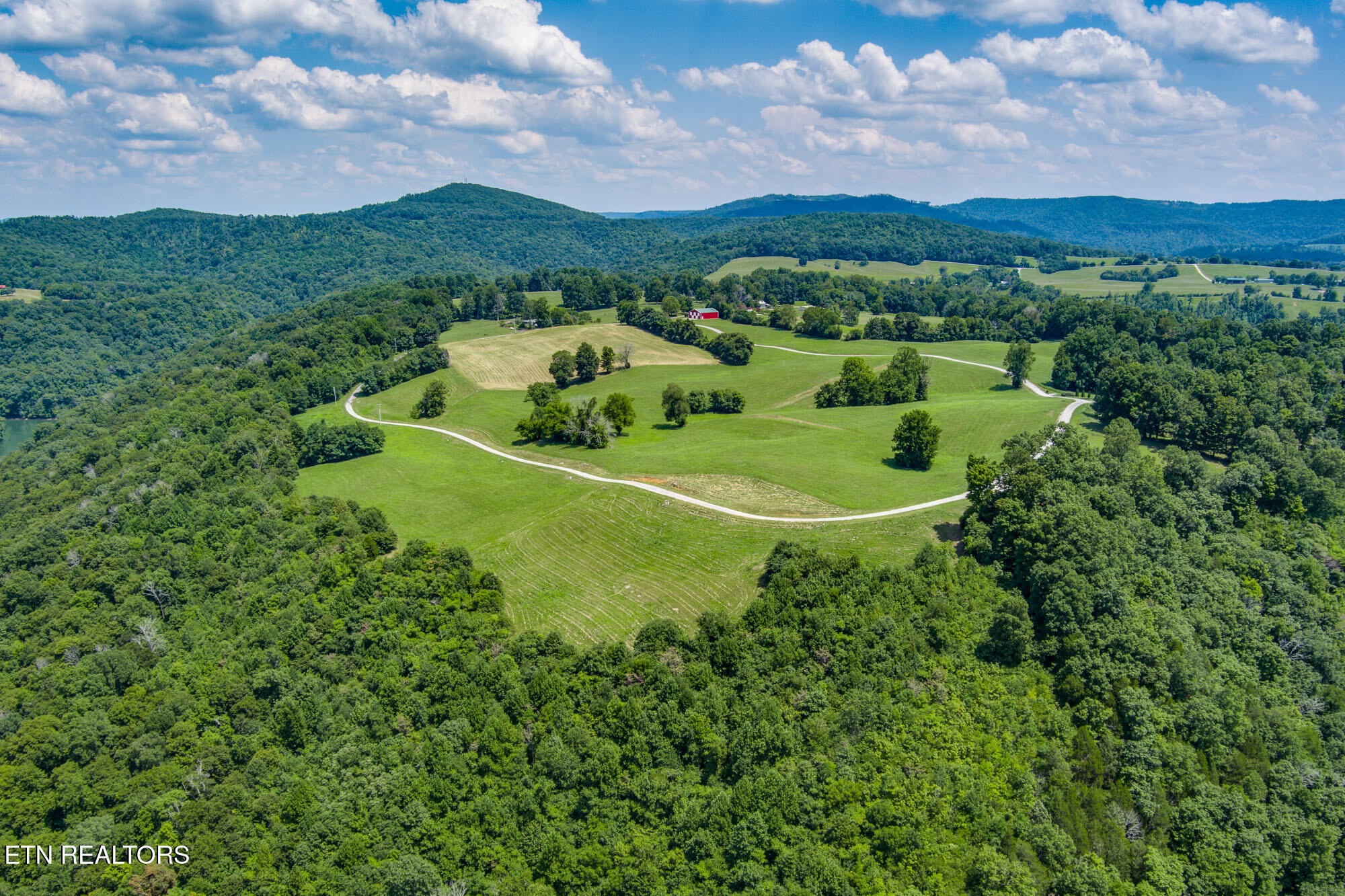 19 Amonett Circle Byrdstown TN 38549
