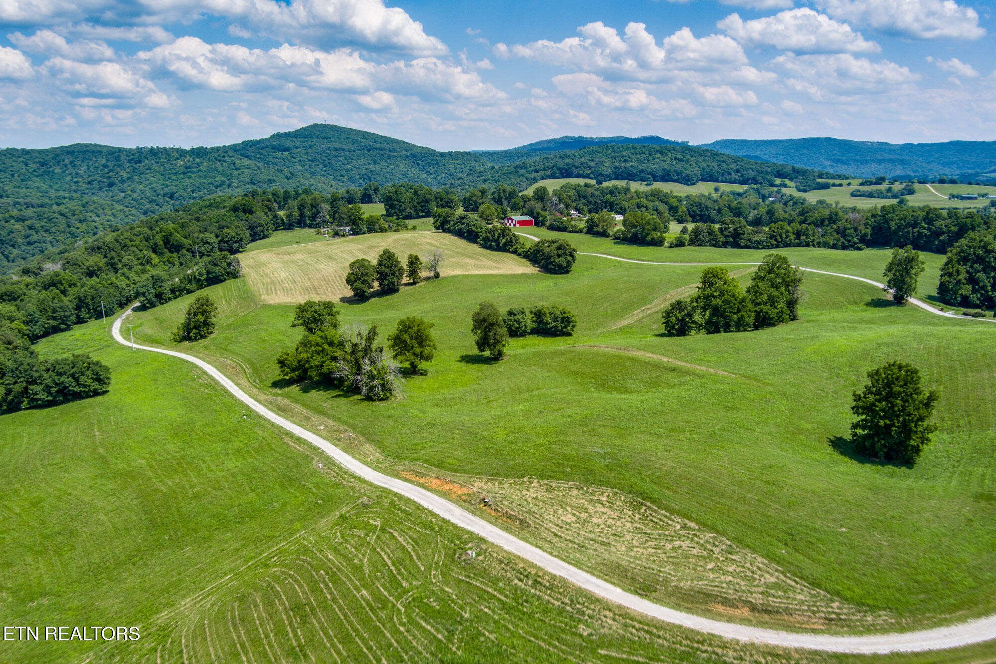 19 Amonett Circle Byrdstown TN 38549