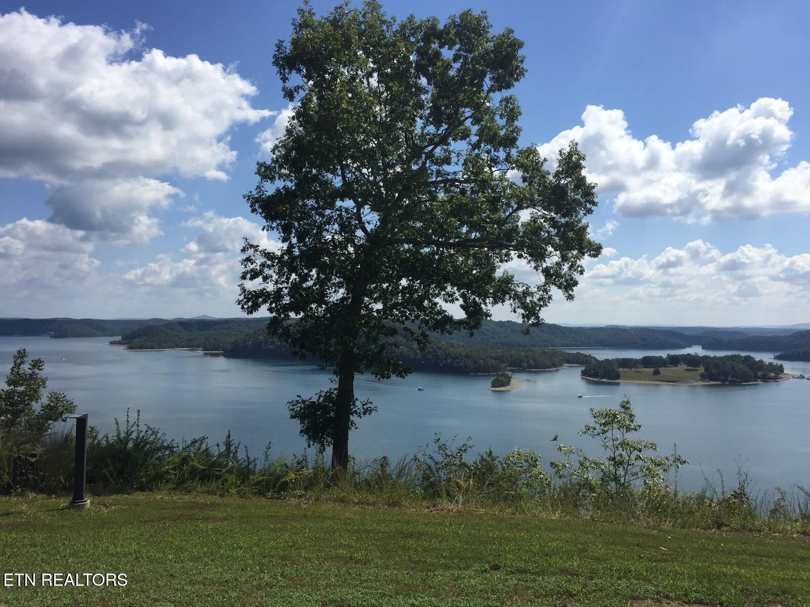 19 Amonett Circle Byrdstown TN 38549