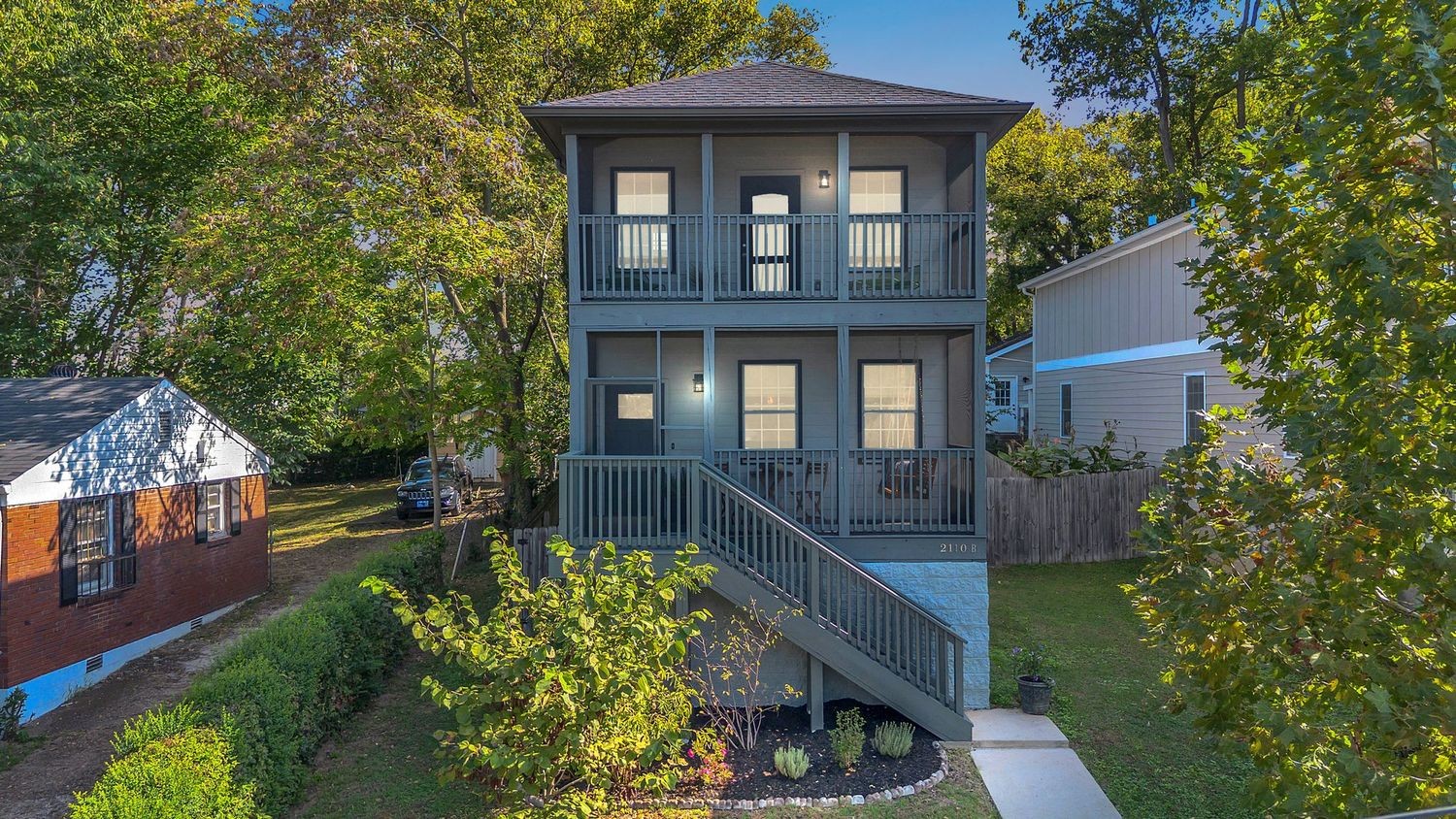 2110B 15th Ave, N Nashville TN 37208