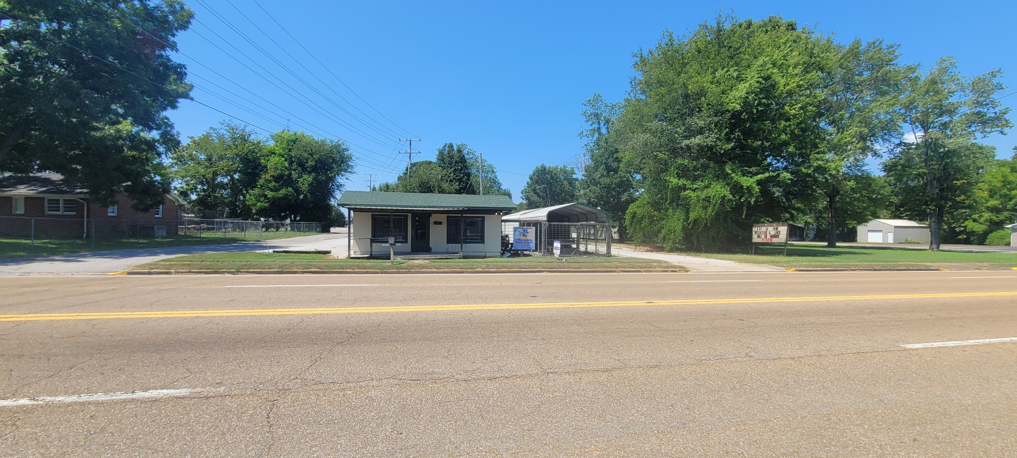 85 Tennessee Ave, N Parsons TN 38363