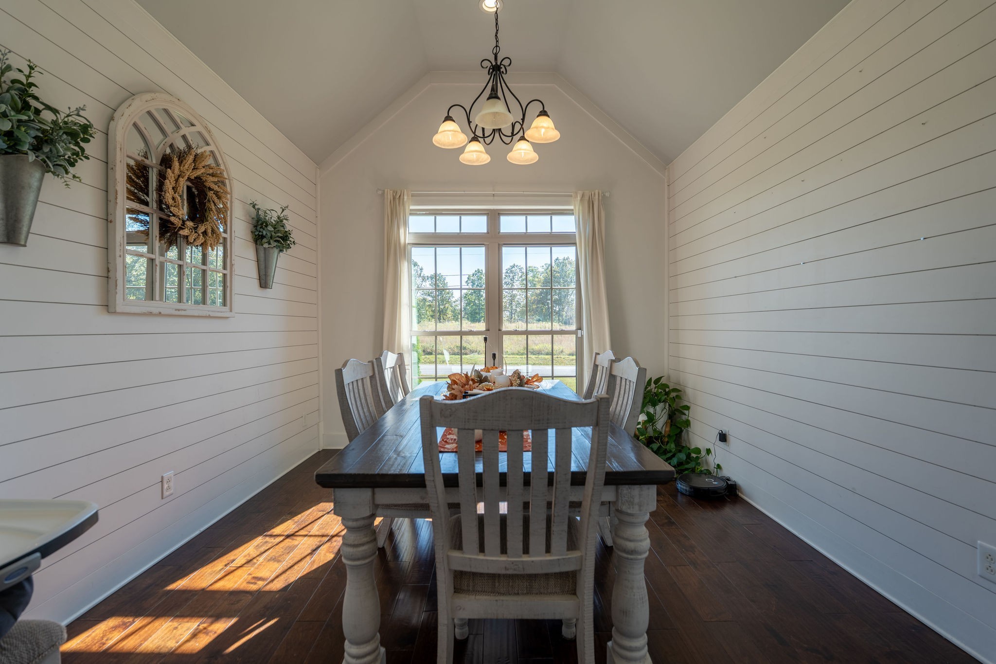 562 Double Eagle Drive Summertown TN 38483