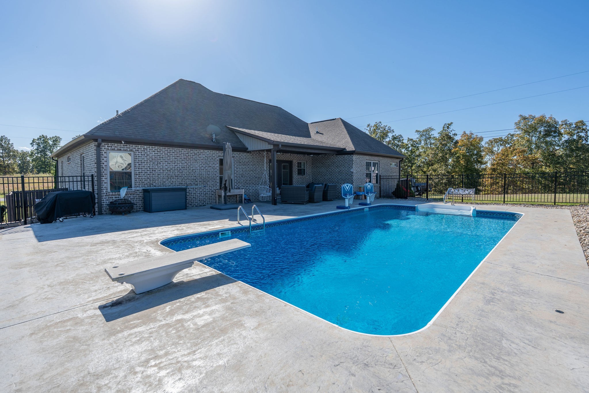 562 Double Eagle Drive Summertown TN 38483