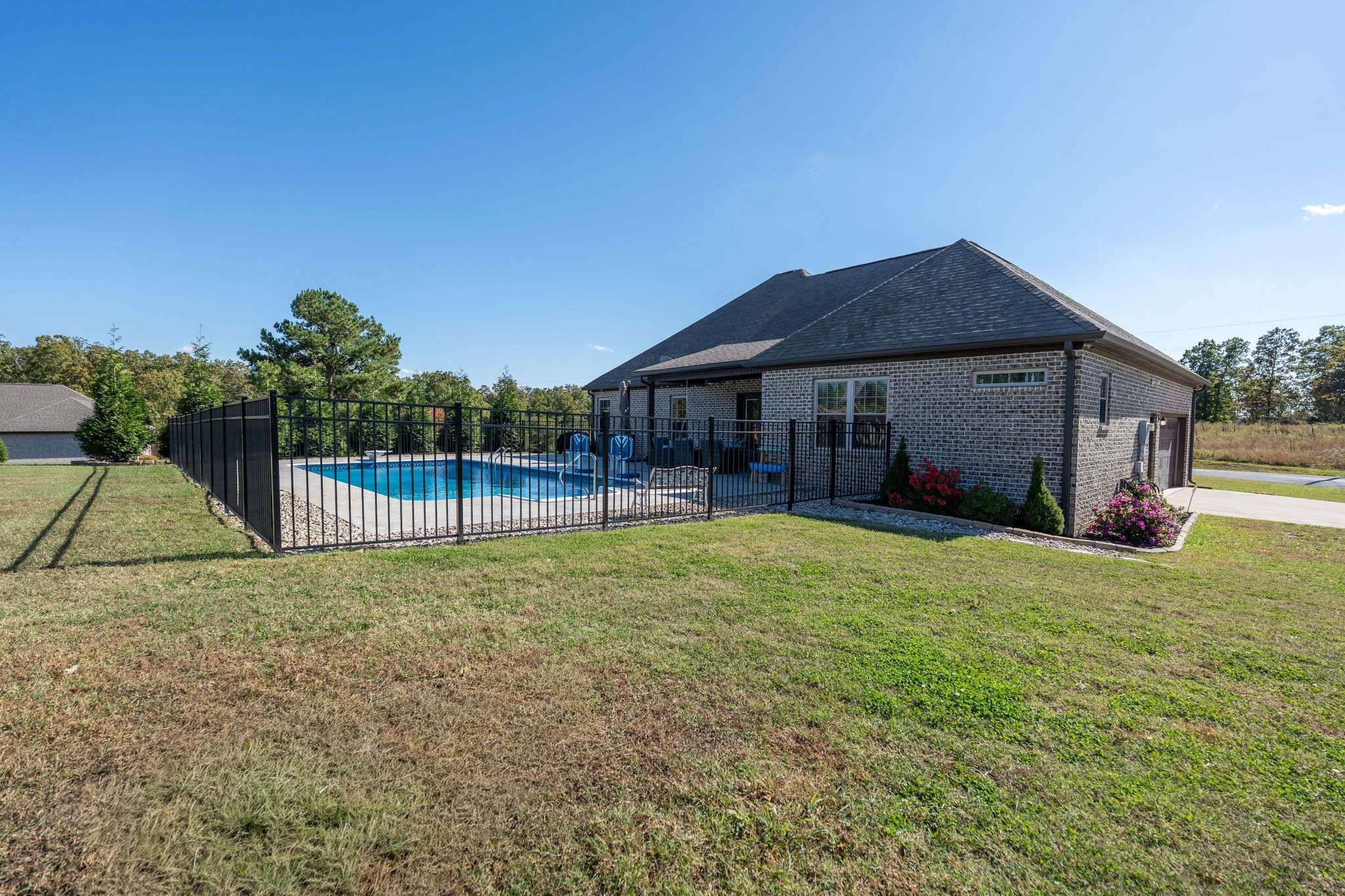 562 Double Eagle Drive Summertown TN 38483