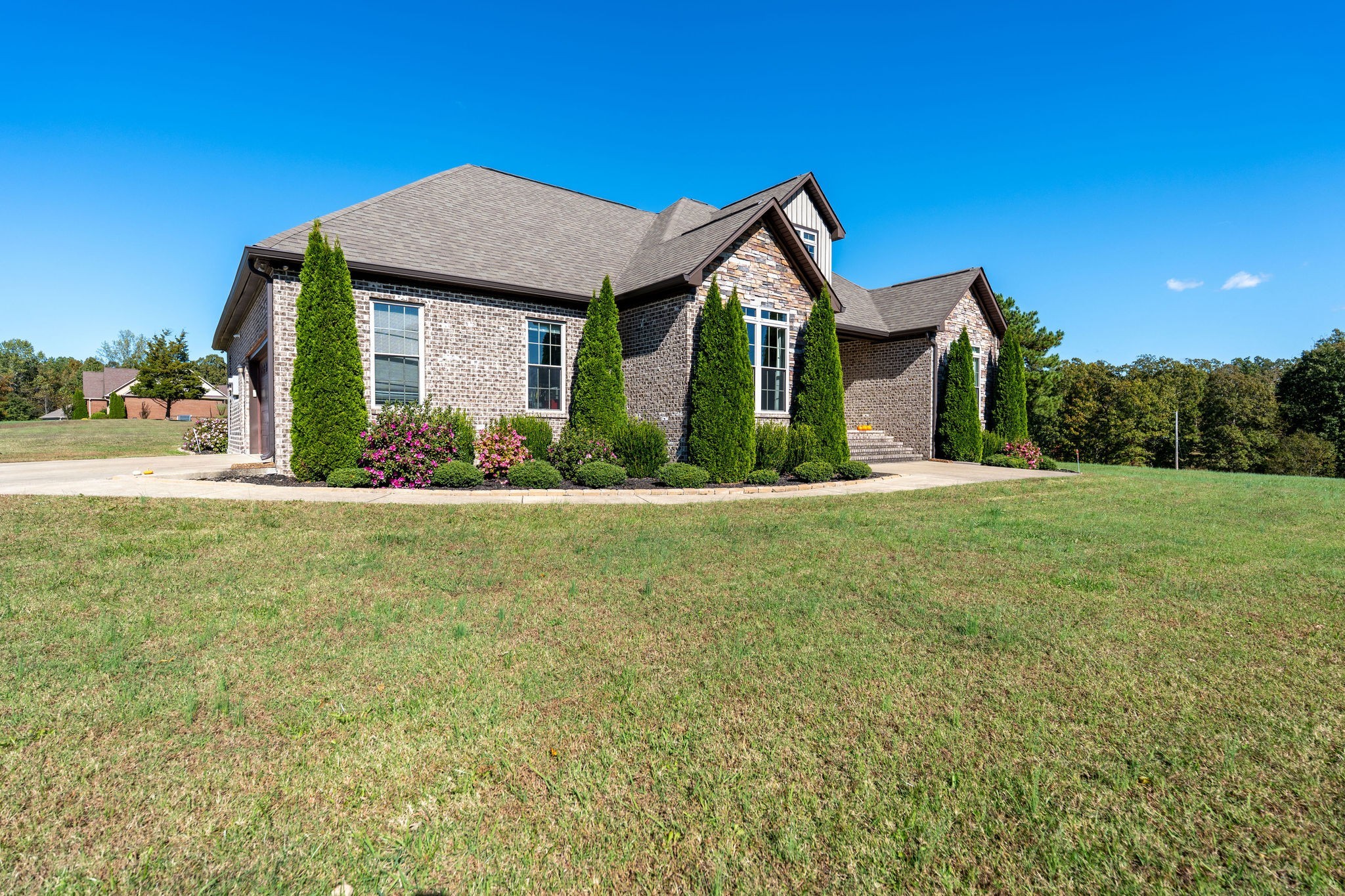 562 Double Eagle Drive Summertown TN 38483