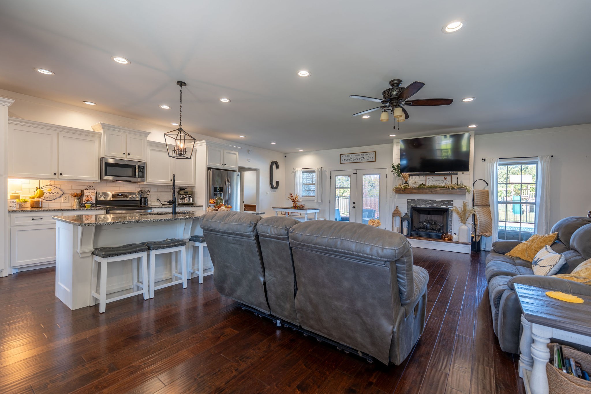 562 Double Eagle Drive Summertown TN 38483
