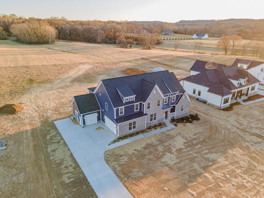 22 Peyton Place Columbia TN 38401