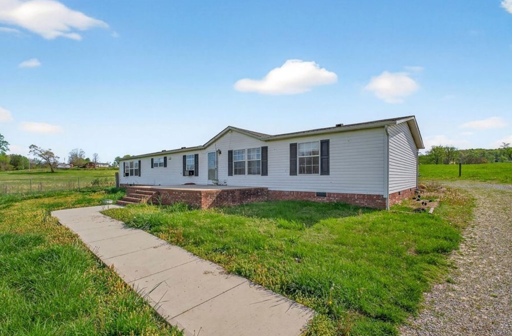 2310 Blue Springs Road Sparta TN 38583