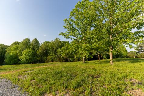 4 Pinewood Road Nunnelly TN 37137