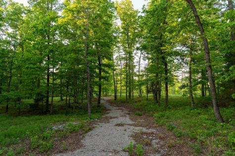 4 Pinewood Road Nunnelly TN 37137
