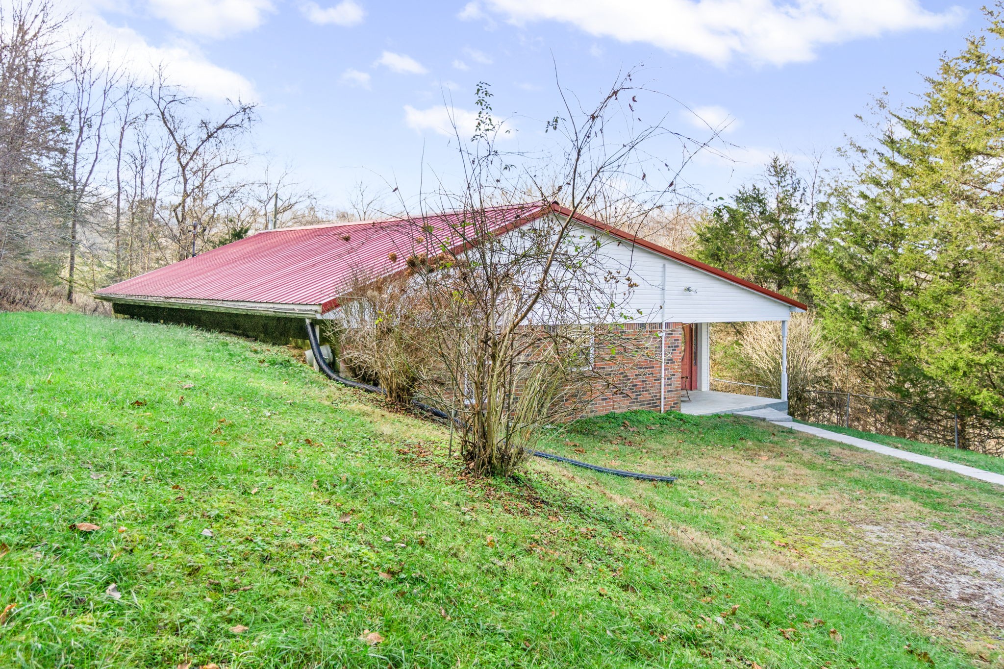 51 Turkeytown Road Hilham TN 38568
