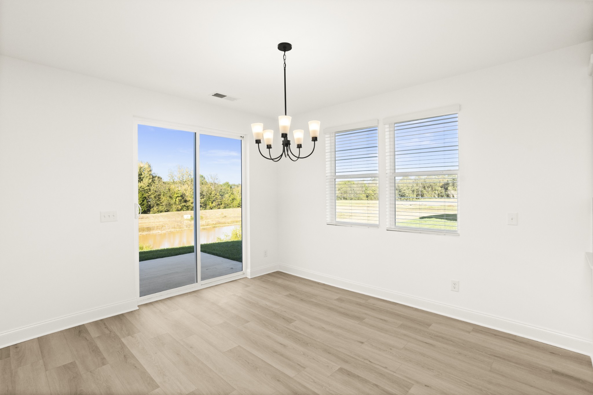 1562 Oak Springs Drive Columbia TN 38401