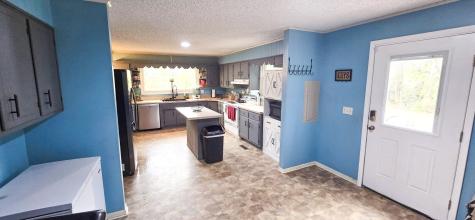 936 Ridge Road Quebeck TN 38579