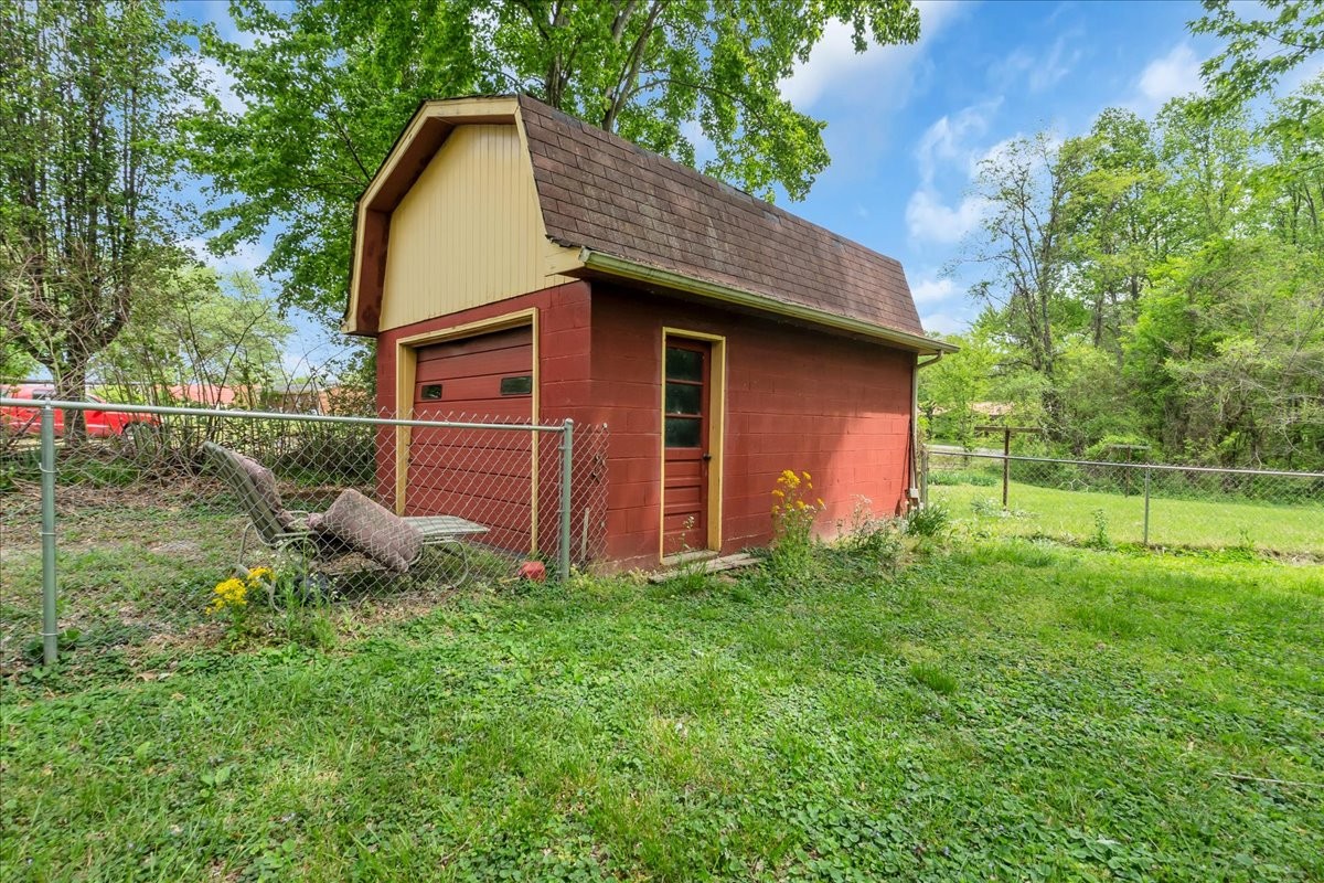 283 Pine Grove Road Smithville TN 37166