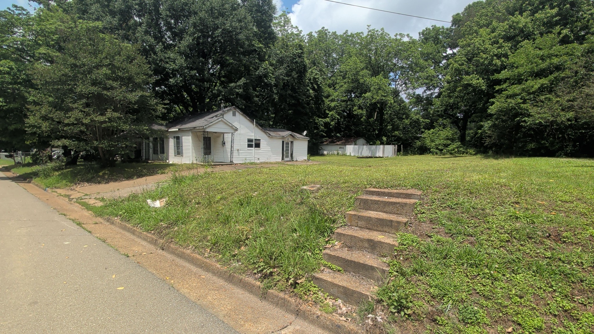 1742 E Wheeler Street Dyersburg TN 38024