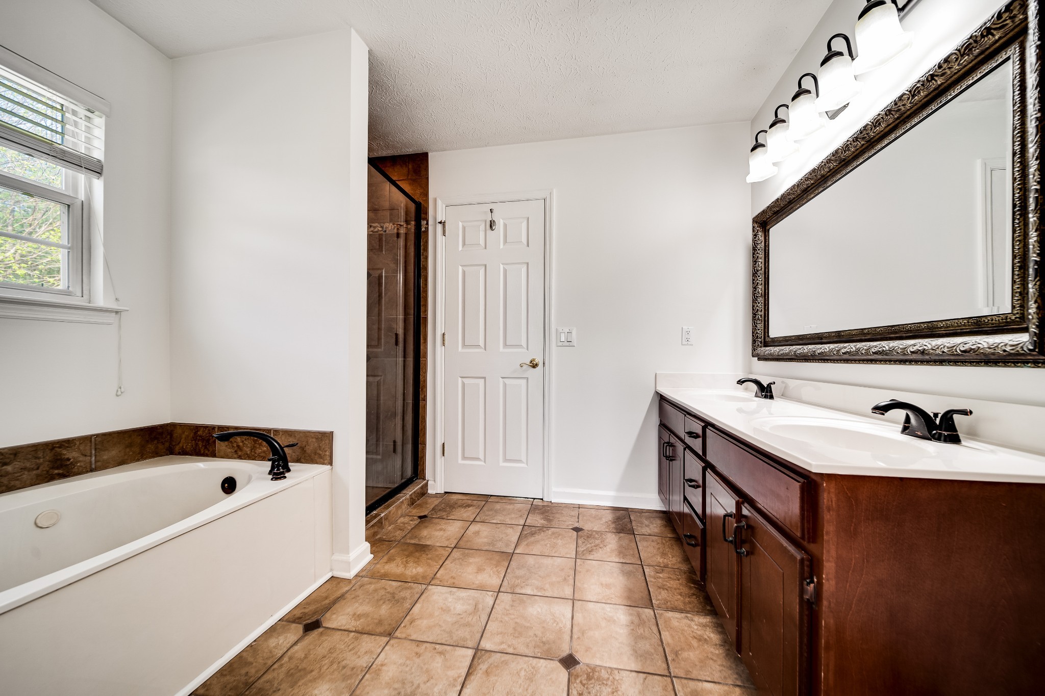 1006 Victoria Ln, W Hendersonville TN 37075