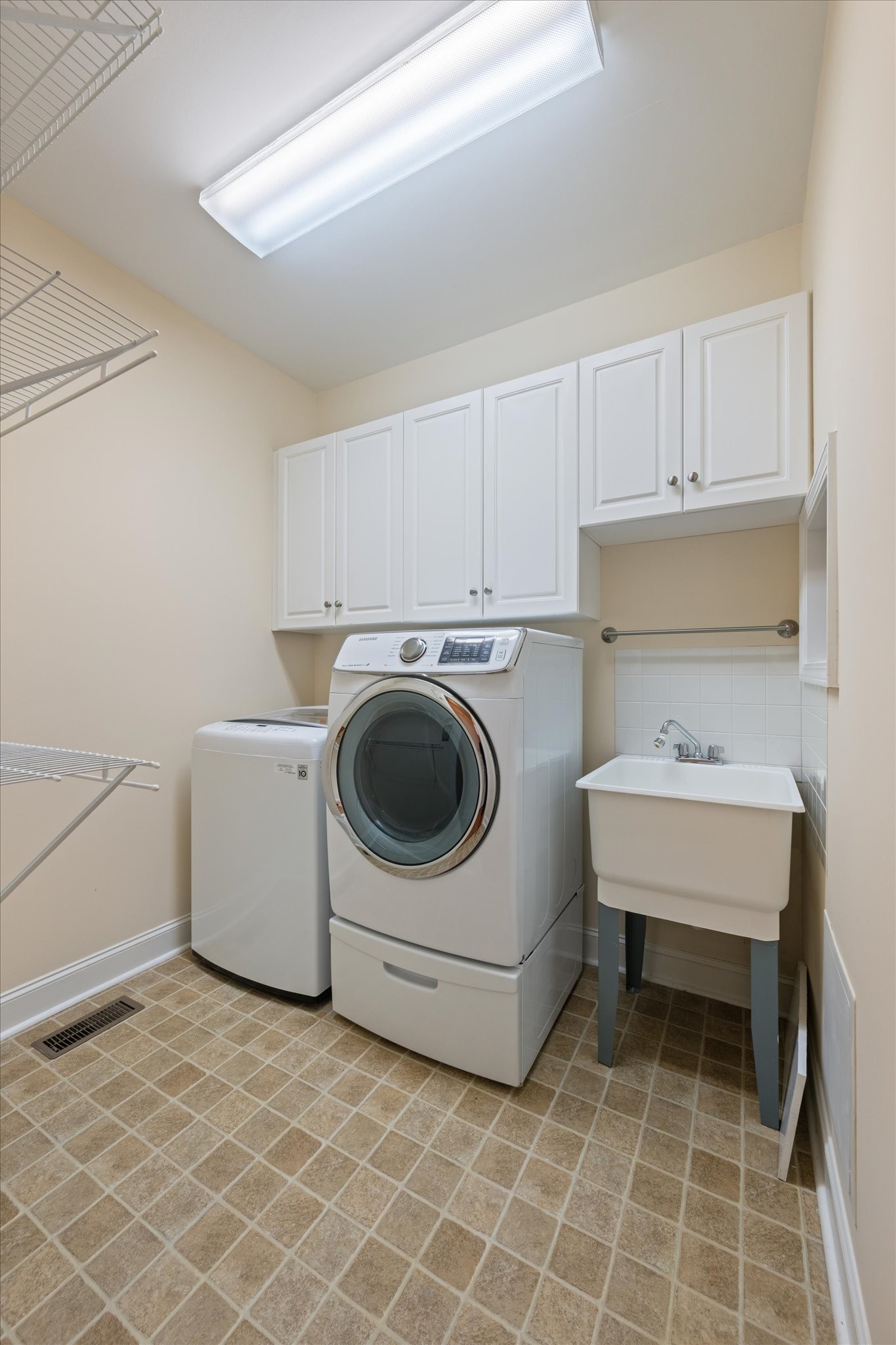 2216 Twin Peaks Court Spring Hill TN 37174