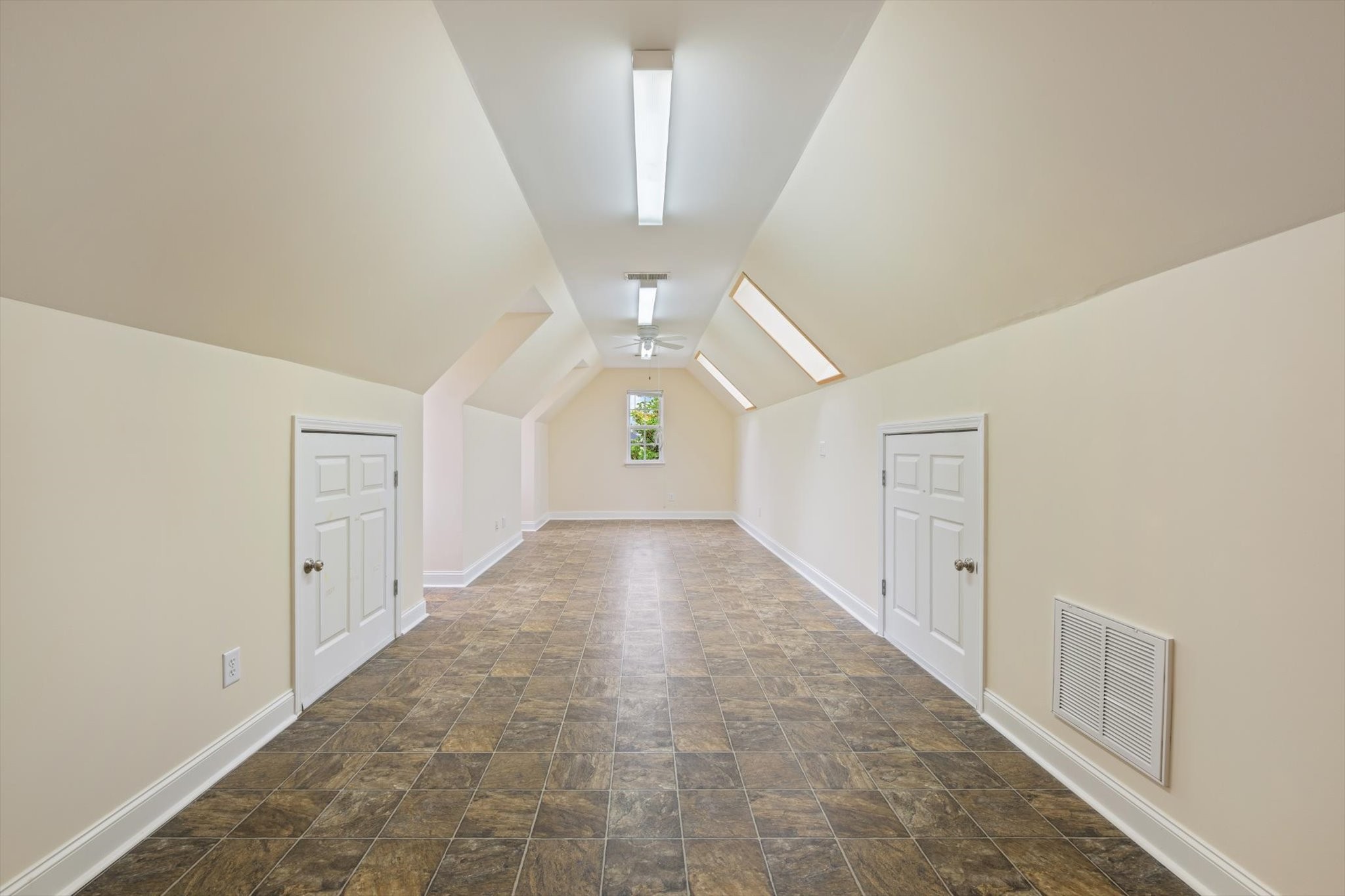 2216 Twin Peaks Court Spring Hill TN 37174