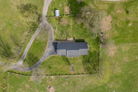 1839 Polly Adams Road Belfast TN 37019