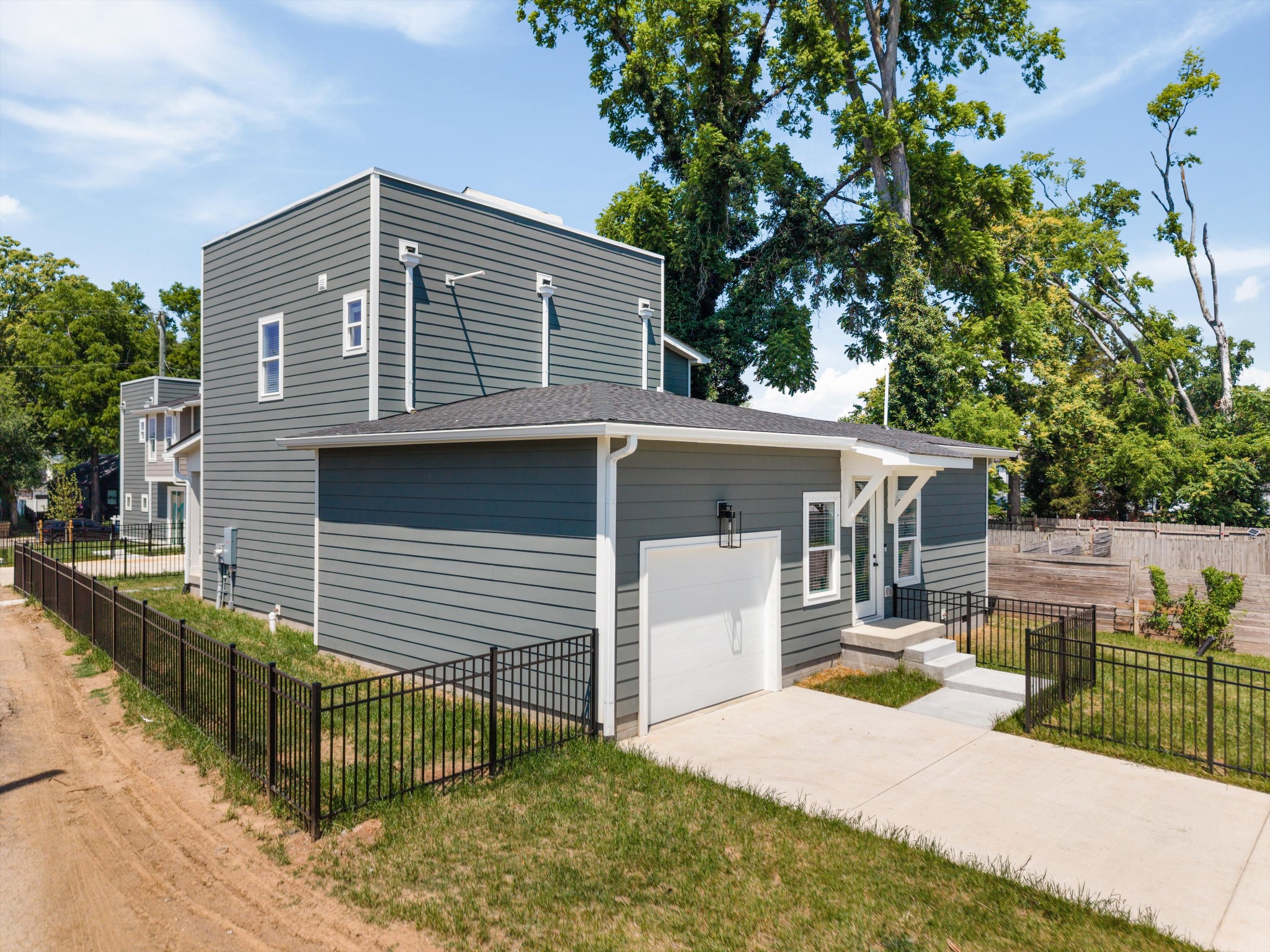 1802B 10th Ave, N Nashville TN 37208