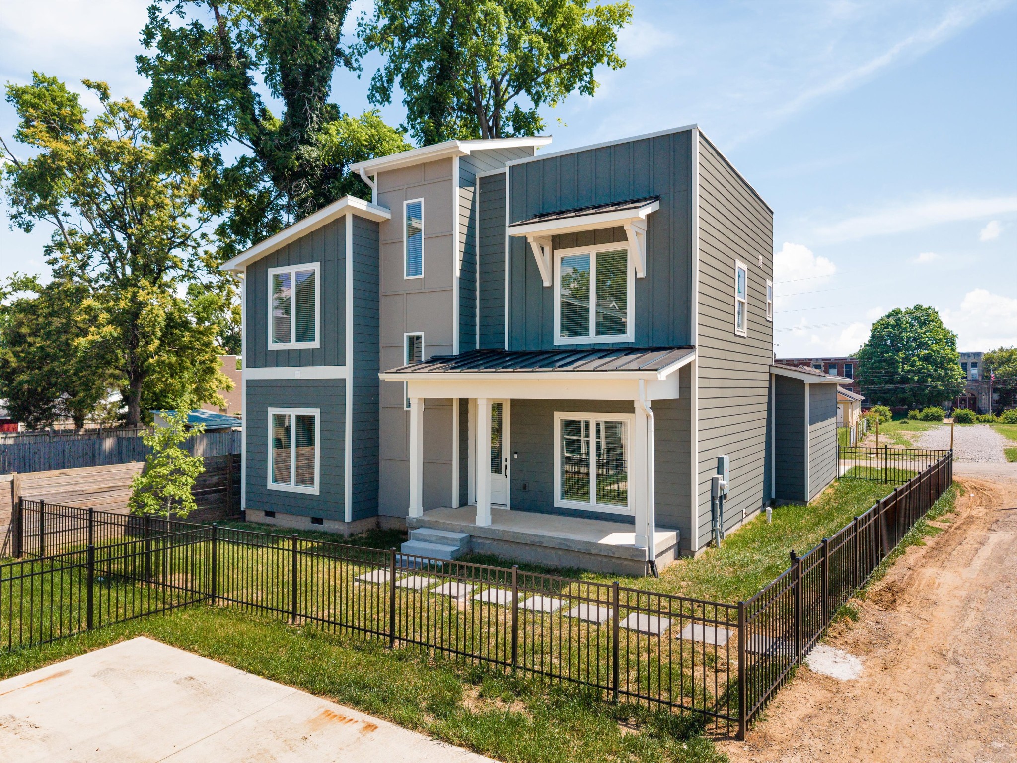 1802B 10th Ave, N Nashville TN 37208