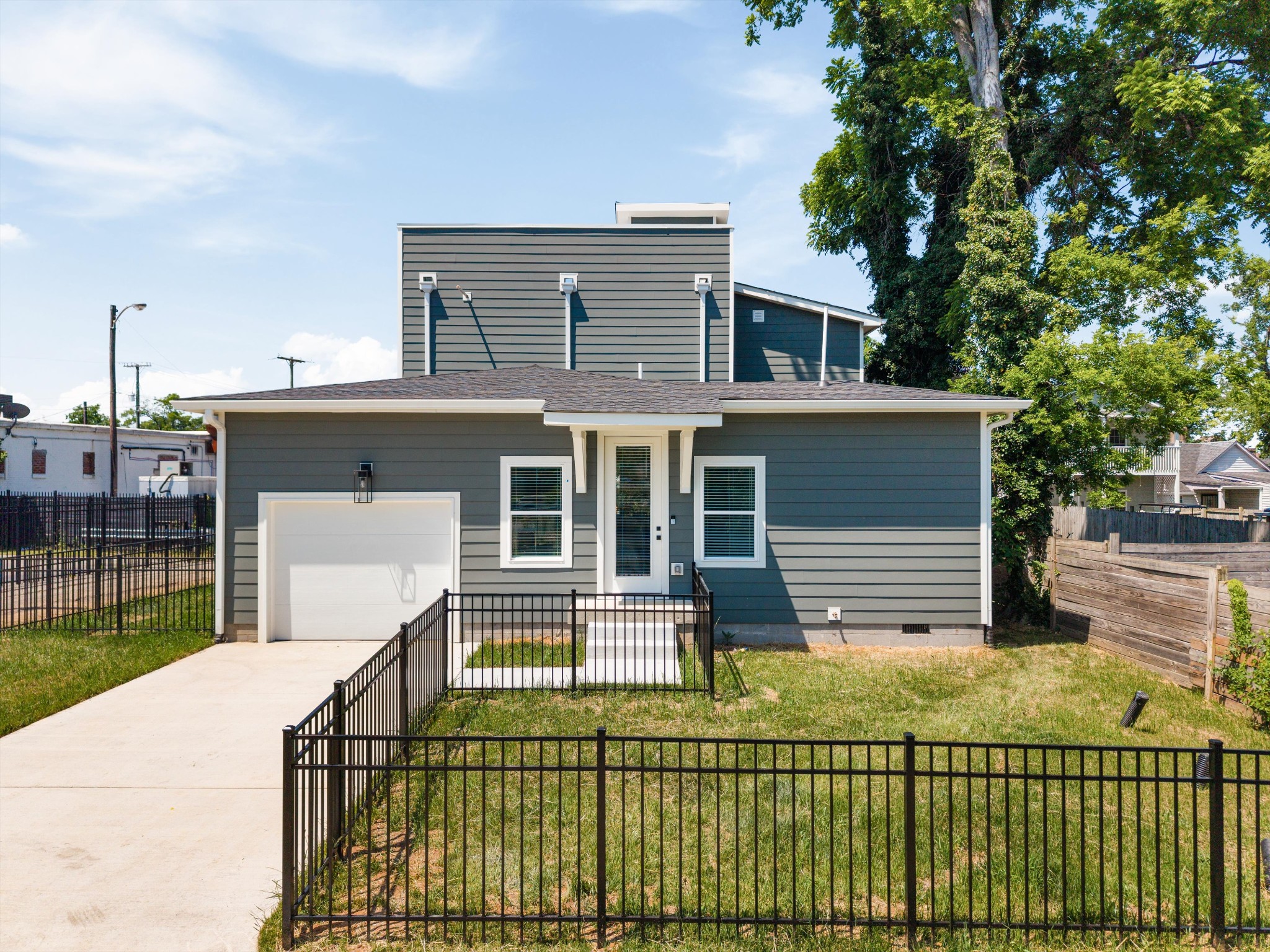 1802B 10th Ave, N Nashville TN 37208
