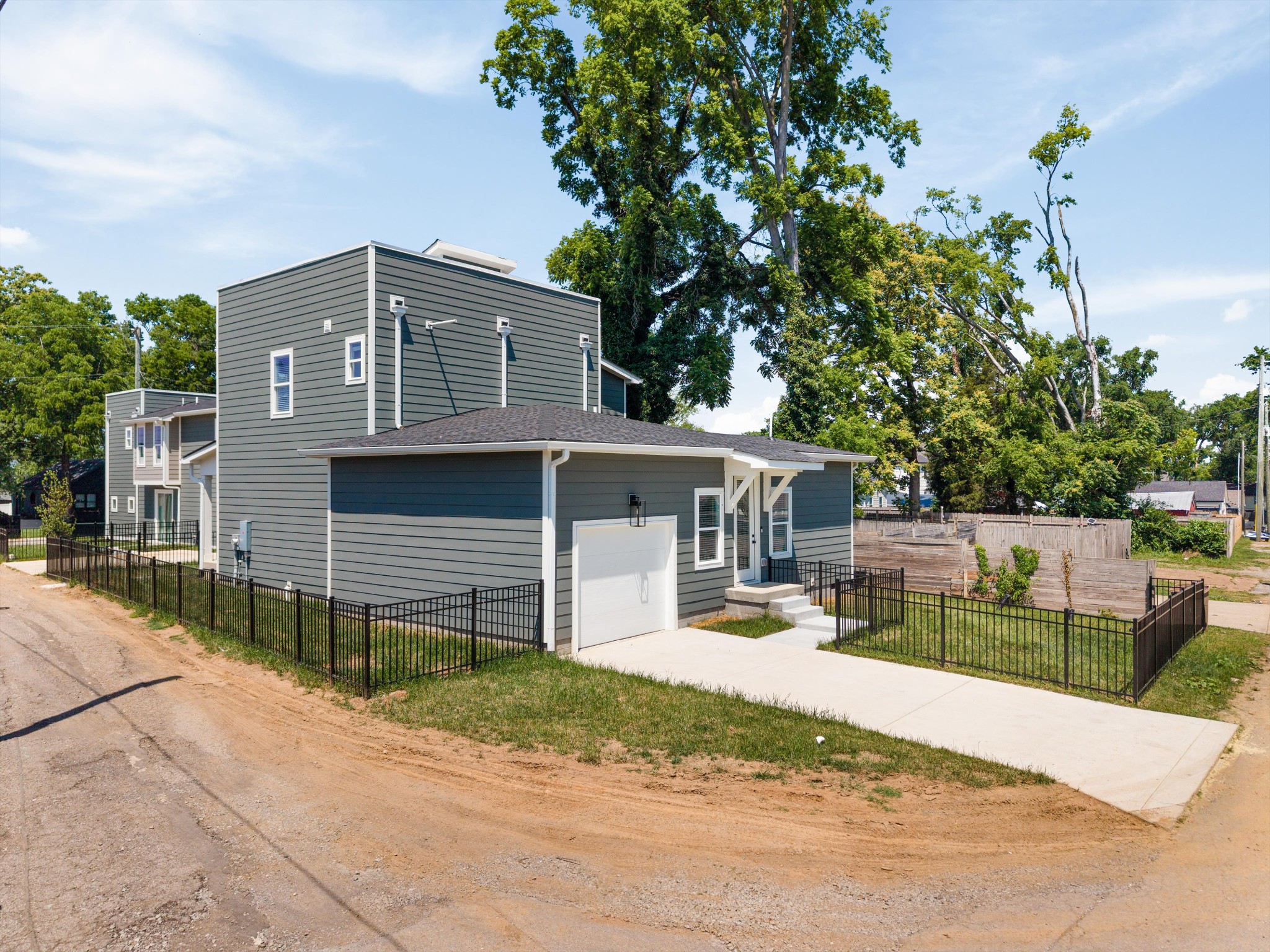 1802B 10th Ave, N Nashville TN 37208