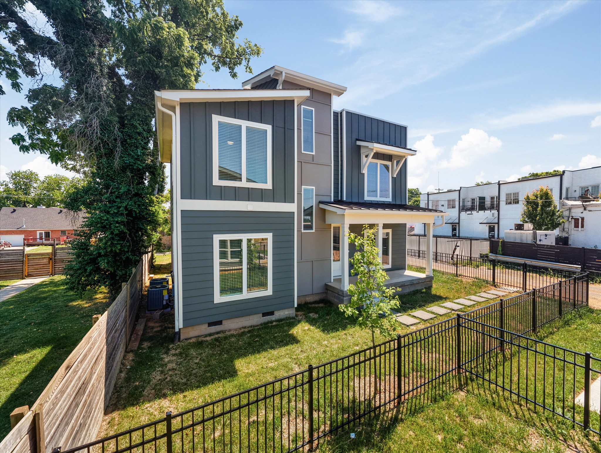 1802B 10th Ave, N Nashville TN 37208