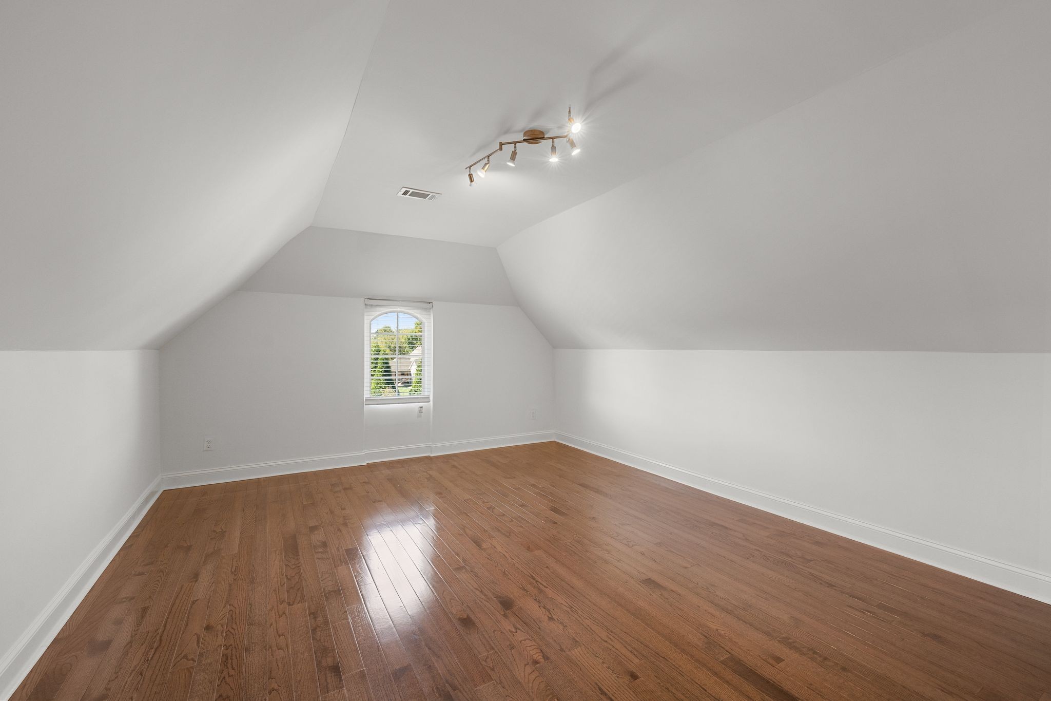 4155 Old Light Circle Arrington TN 37014