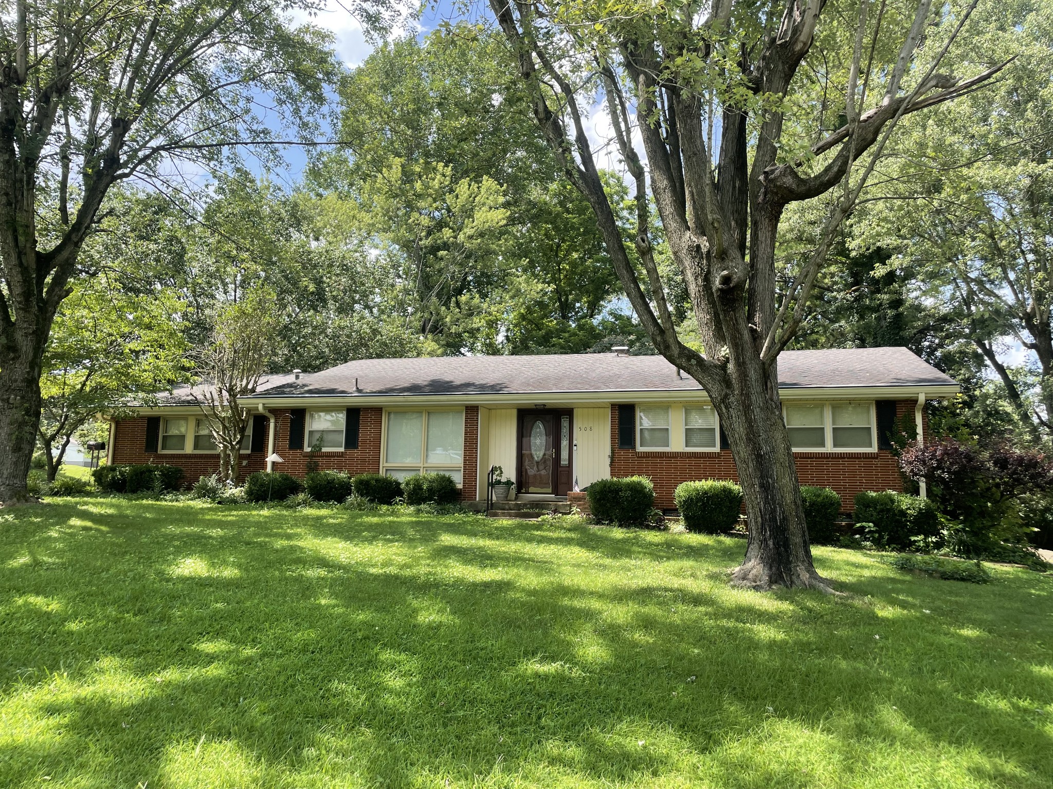 508 S Pawnee Drive Springfield TN 37172