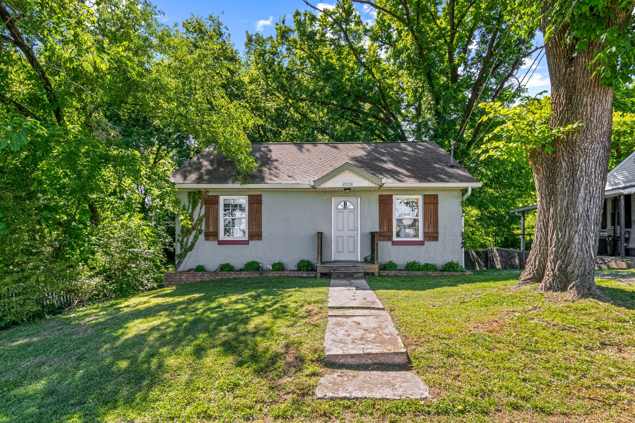 2008 Thomas Avenue Columbia TN 38401