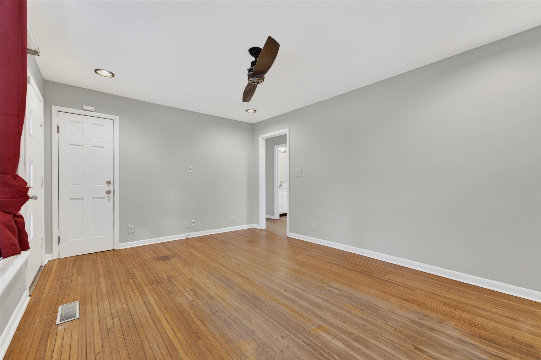 28 Hayes Street Clarksville TN 37040