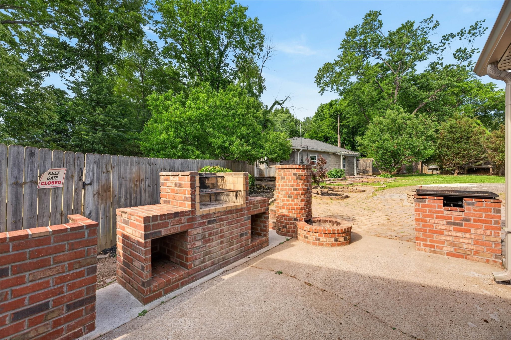 28 Hayes Street Clarksville TN 37040