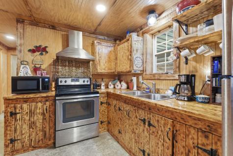 1978 Highland Bluff Trail Pelham TN 37366