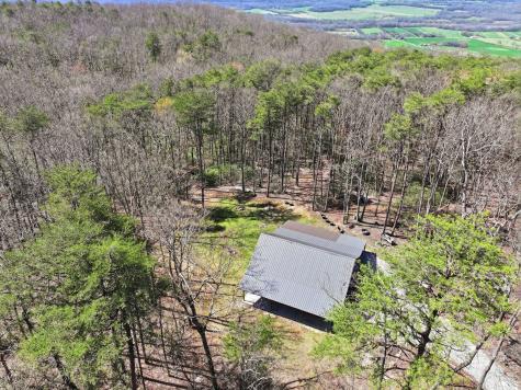1978 Highland Bluff Trail Pelham TN 37366