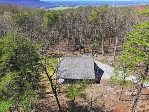 1978 Highland Bluff Trail Pelham TN 37366