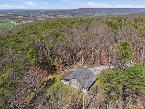 1978 Highland Bluff Trail Pelham TN 37366