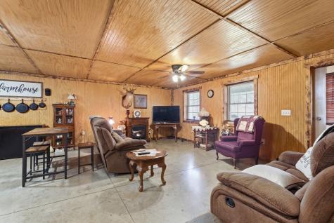 1978 Highland Bluff Trail Pelham TN 37366