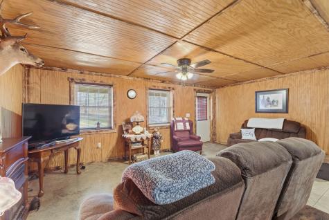 1978 Highland Bluff Trail Pelham TN 37366