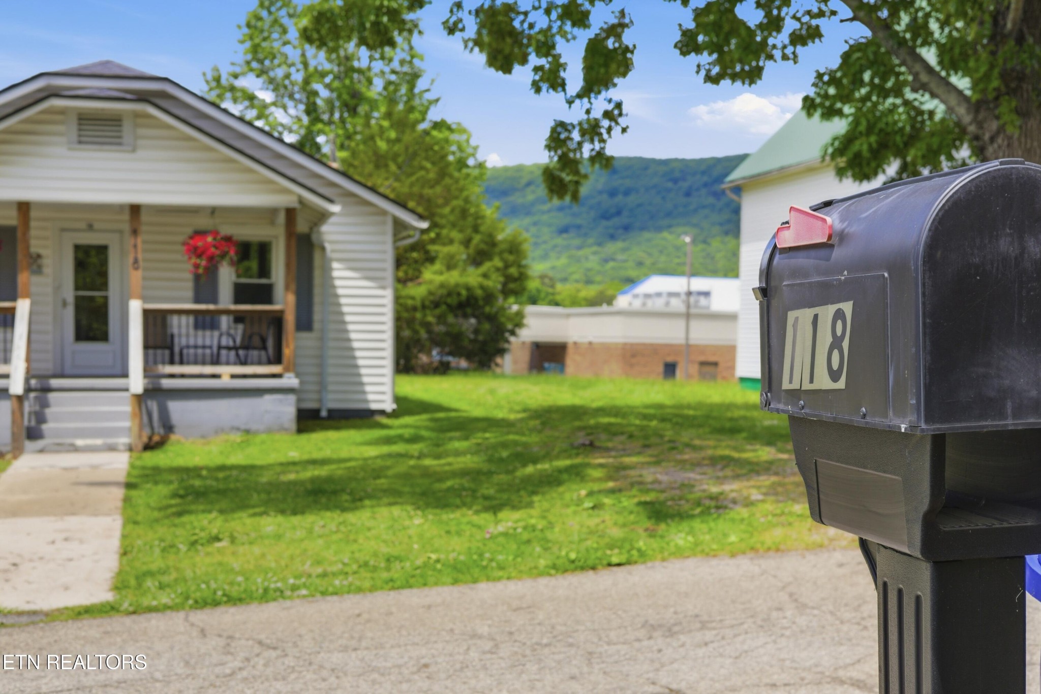 118 Woody Avenue Harriman TN 37748