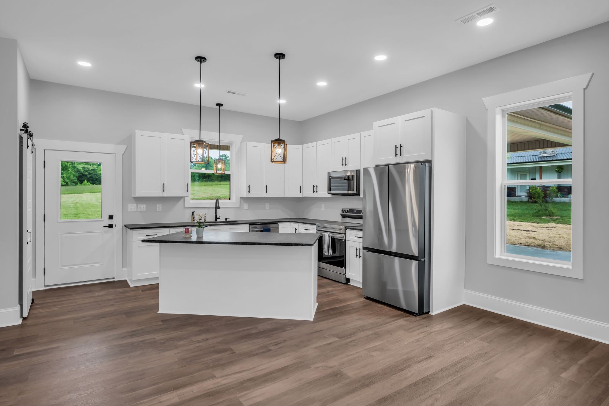 682 E Piney Road, E Dickson TN 37055