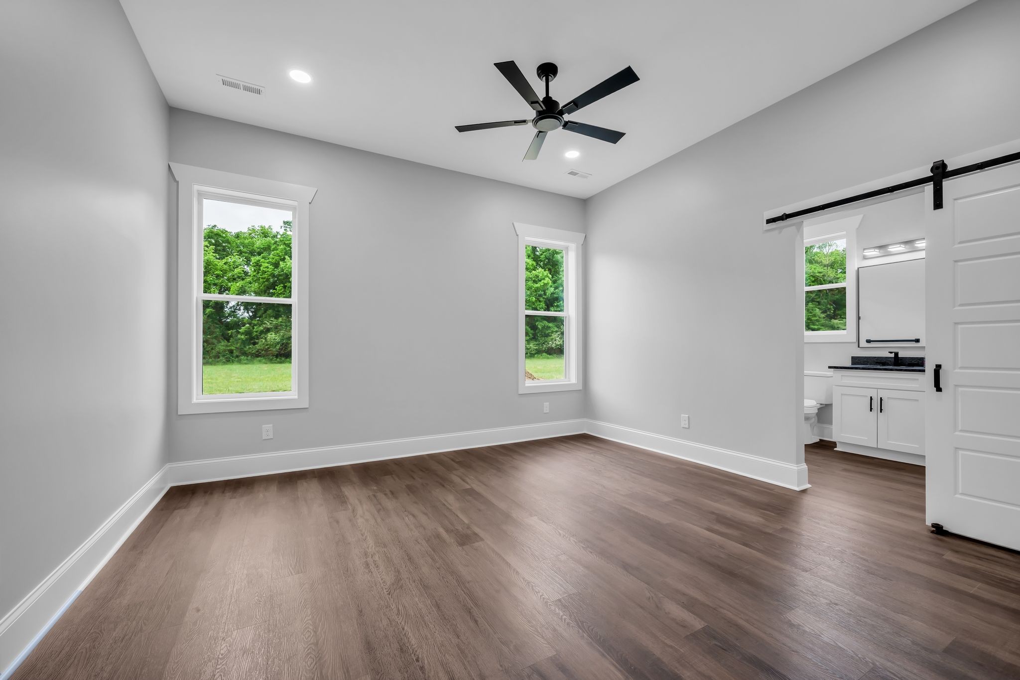 682 E Piney Road, E Dickson TN 37055