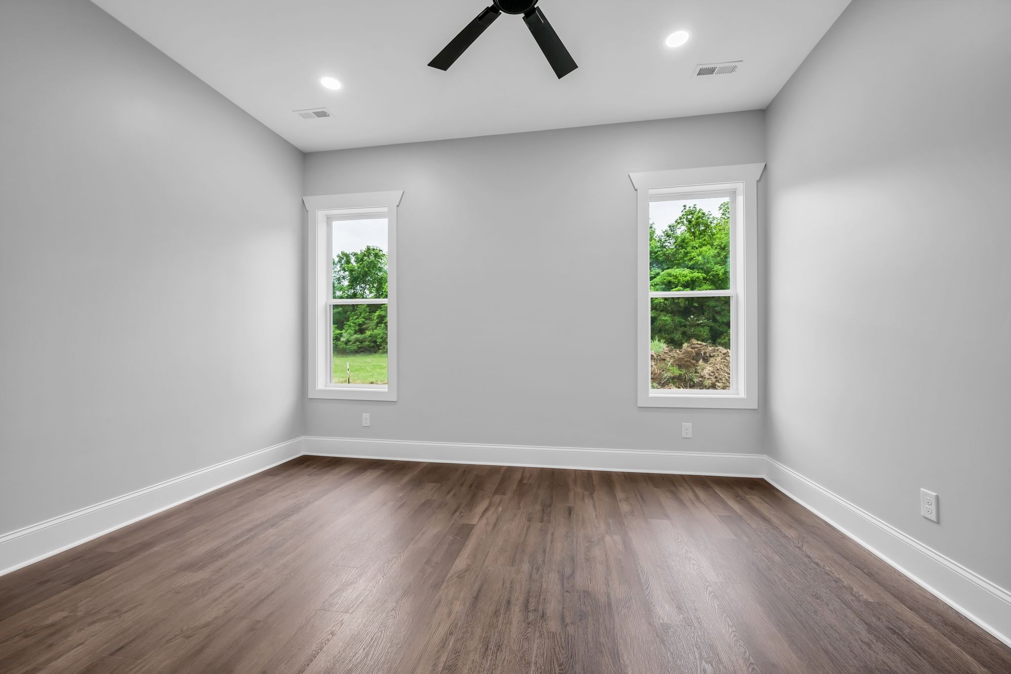 682 E Piney Road, E Dickson TN 37055