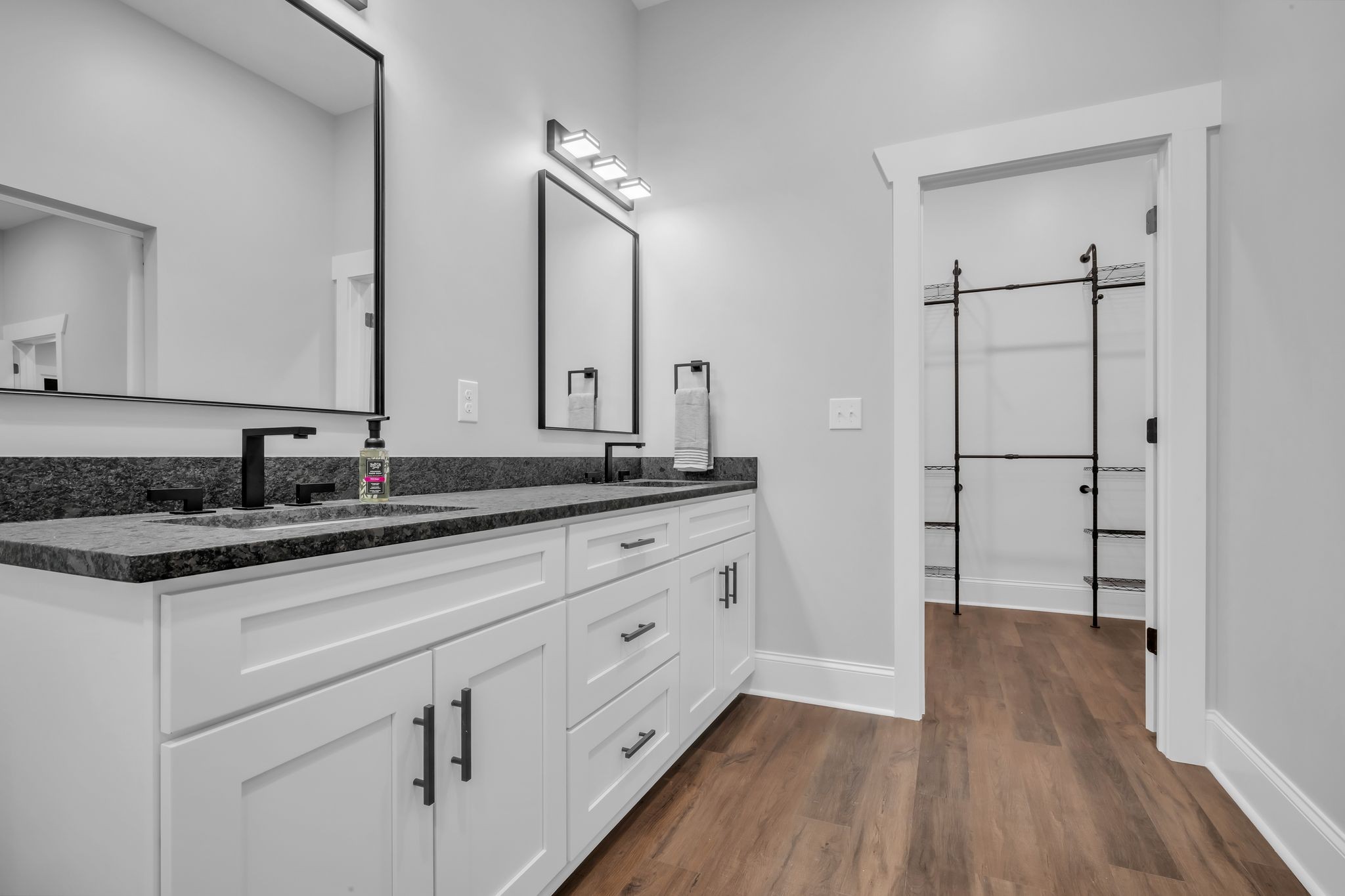 682 E Piney Road, E Dickson TN 37055