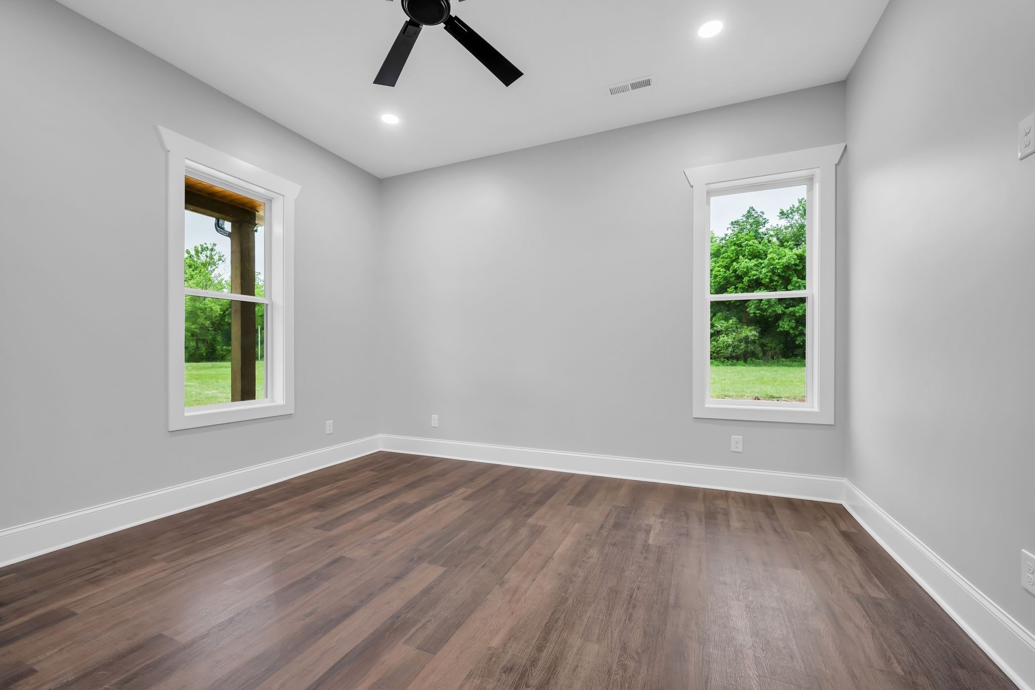 682 E Piney Road, E Dickson TN 37055