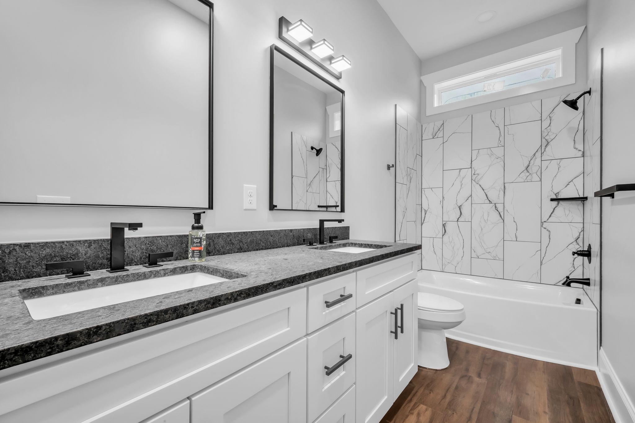 682 E Piney Road, E Dickson TN 37055